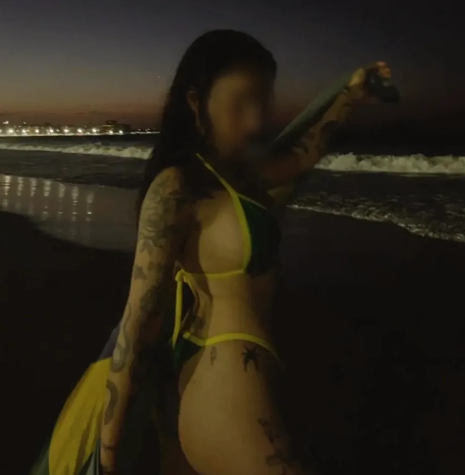Clara, 28