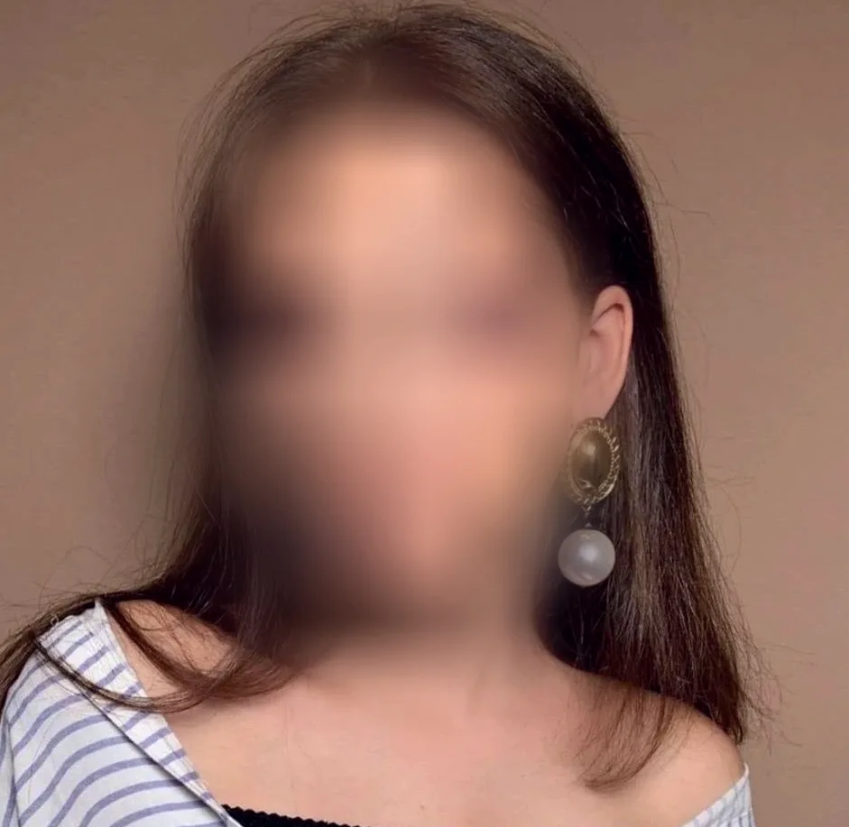 Daniela, 21