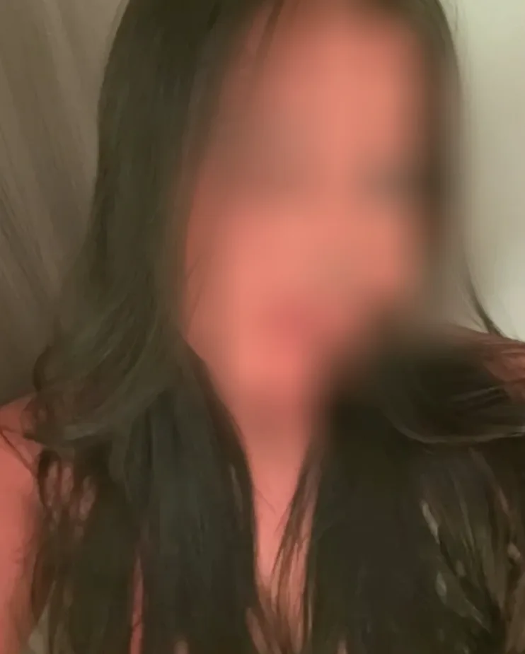 Nadine, 22