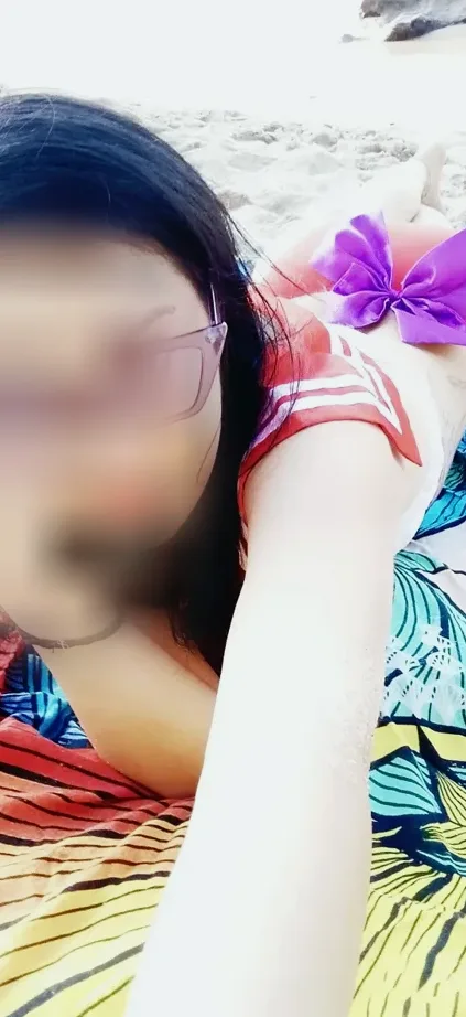 Sarah, 37