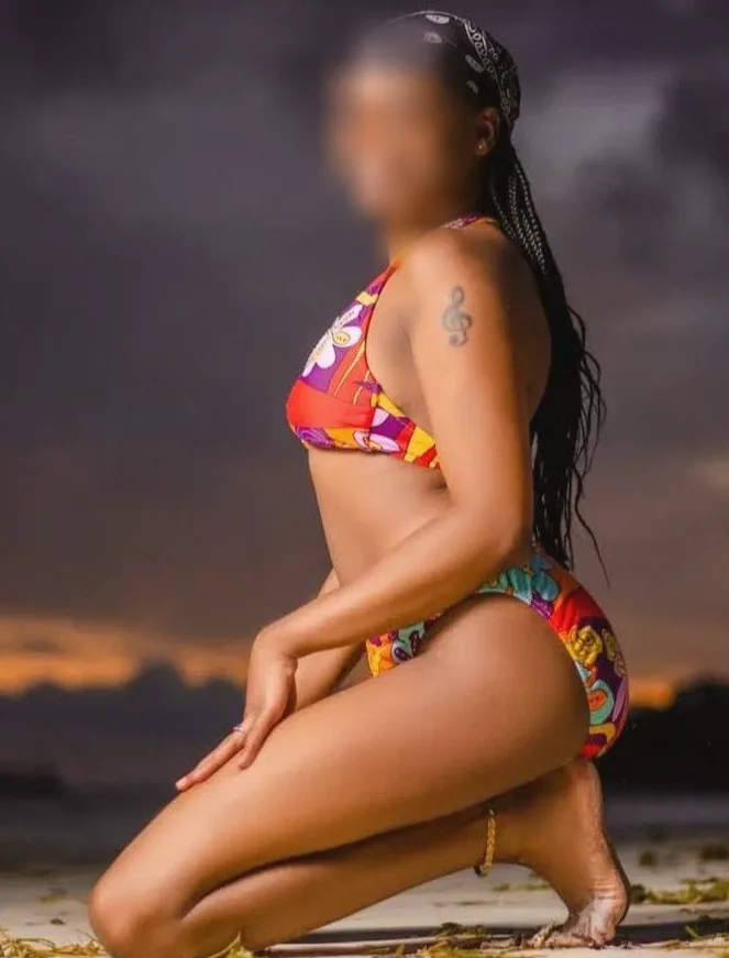 Zeynep, 31